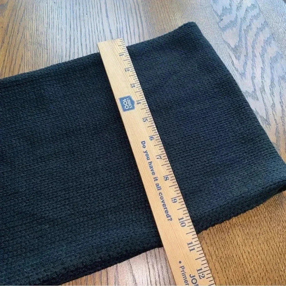 ACRYLIC Knit Scarf with Hand Pockets - Picture 7 of 7